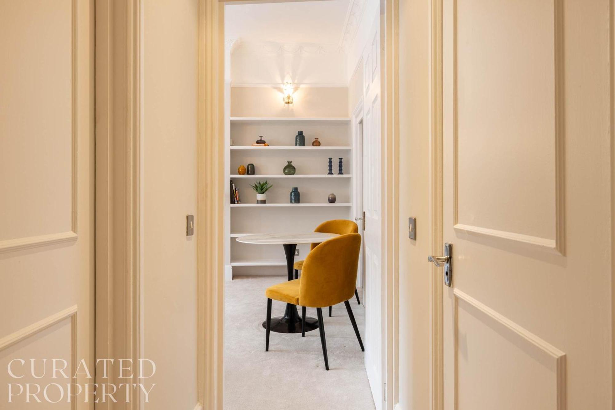 Appartamento Chic & Sunlit Earls Court Flat Londra